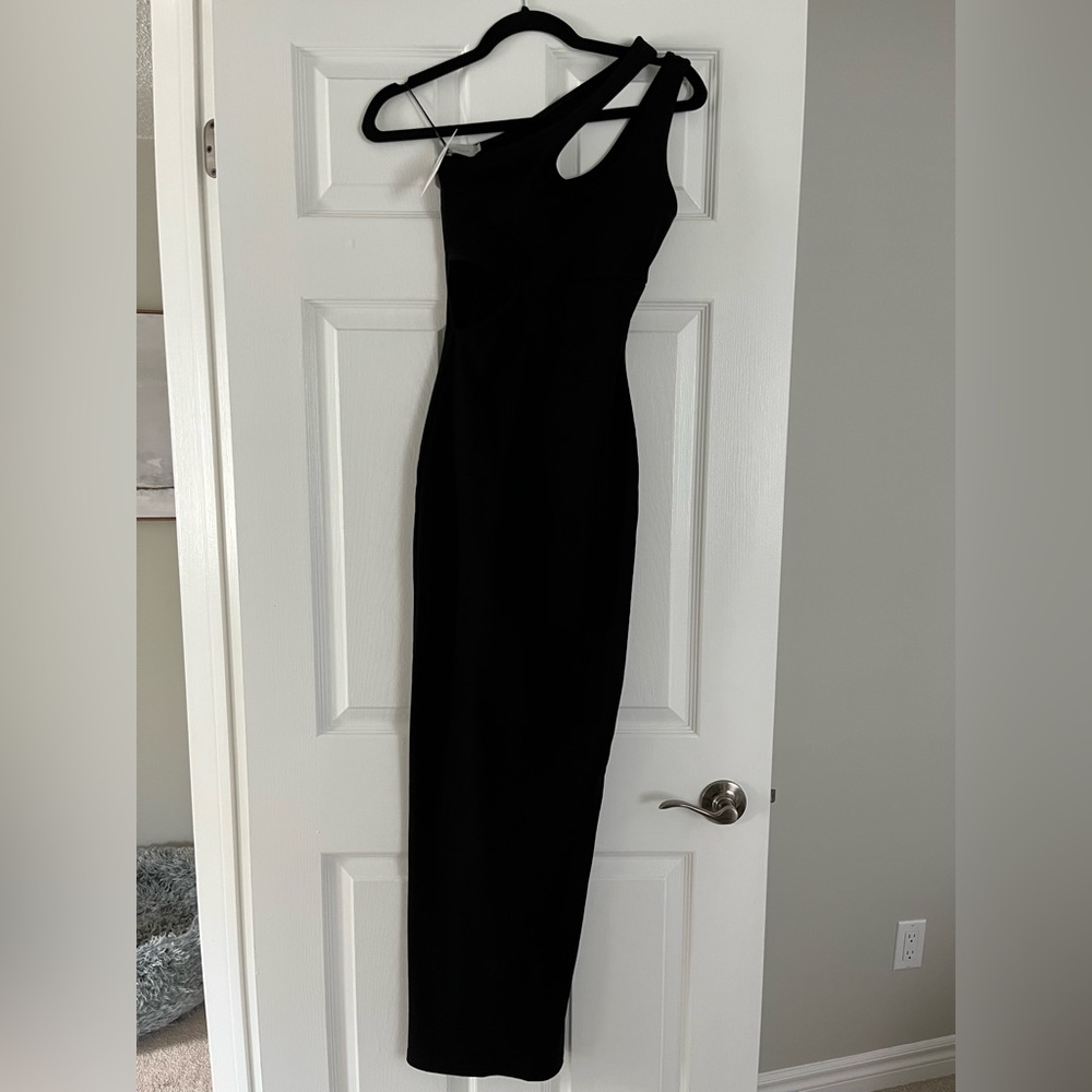 Black One-Shoulder Maxi Dress